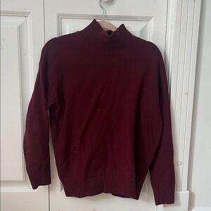 BANANA REPUBLIC oversized burgundy mockneck/turtleneck size XS